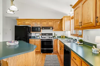 1001  Spring Waters Dr, Oconomowoc, WI 53066 - Photo 12