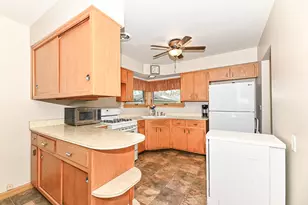 4453 N 69th St, Milwaukee, WI 53218 - Photo 8