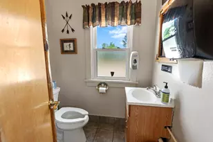 3172 N Riverside Dr, Saukville, WI 53080 - Photo 10