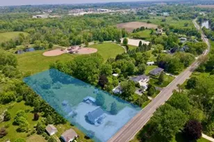 3172 N Riverside Dr, Saukville, WI 53080 - Photo 2