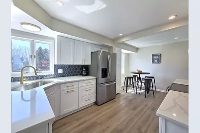 519 W Montclaire Ave, Glendale, WI 53217 - Photo 6