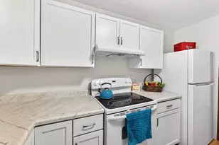 1659 S Carriage Ln, New Berlin, WI 53151 - Photo 2