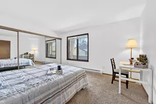 1659 S Carriage Ln, New Berlin, WI 53151 - Photo 10