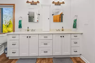 4080 S Wilshire Dr, New Berlin, WI 53151 - Photo 8