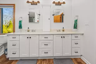 4080 S Wilshire Dr, New Berlin, WI 53151 - Photo 8