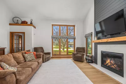 4080 S Wilshire Dr, New Berlin, WI 53151 - Photo 4