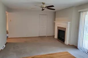 13600 W Forest Knoll Dr, New Berlin, WI 53151 - Photo 10