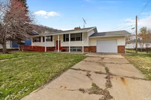 W5906 Valley Pkwy, Shelby, WI 54601 - Photo 2