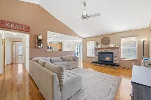 1418 Center St, Hartford, WI 53027 - Photo 2