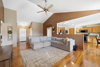 1418  Center St, Hartford, WI 53027 - Photo 6