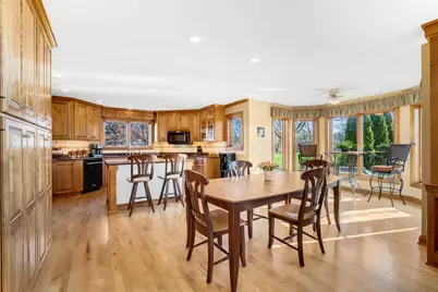 W316S8904  Laurens Pkwy, Mukwonago, WI 53149 - Photo 16