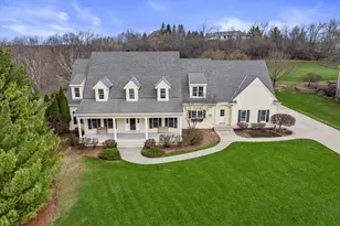 W282N4331 Somerset Ln, Delafield, WI 53072 - Photo 1