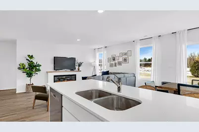 573  Revere St, Burlington, WI 53105 - Photo 8