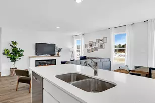 573 Revere St, Burlington, WI 53105 - Photo 8