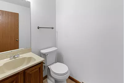 8247 S Legend Dr, Franklin, WI 53132 - Photo 14