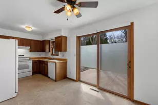 8247 S Legend Dr, Franklin, WI 53132 - Photo 4