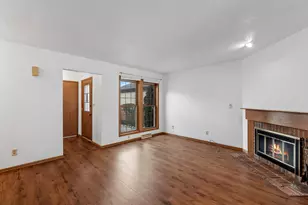 8247 S Legend Dr, Franklin, WI 53132 - Photo 12