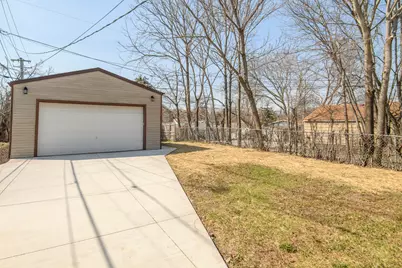 1363 S 91st St, West Allis, WI 53214 - Photo 4