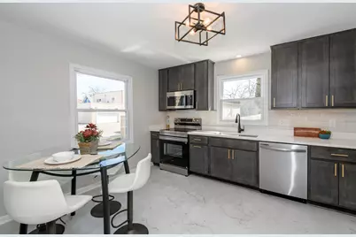 1363 S 91st St, West Allis, WI 53214 - Photo 10