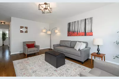 1363 S 91st St, West Allis, WI 53214 - Photo 8