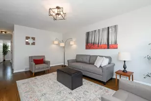 1363 S 91st St, West Allis, WI 53214 - Photo 8