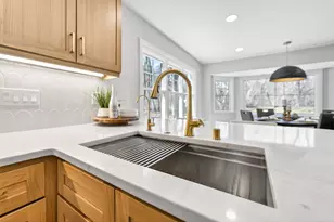 10525 N Fairway Ln, Mequon, WI 53092 - Photo 10