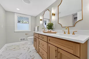 10525 N Fairway Ln, Mequon, WI 53092 - Photo 22