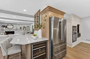 10525 N Fairway Ln, Mequon, WI 53092 - Photo 14