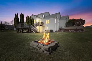 511 Acacia Dr, Saukville, WI 53024 - Photo 2