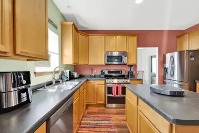 511  Acacia Dr, Saukville, WI 53024 - Photo 8