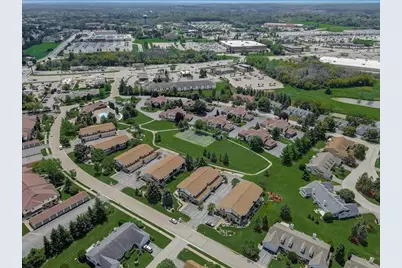 W178N9743  Riversbend Cir, Germantown, WI 53022 - Photo 32