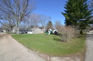 429 S Whiton St, Whitewater, WI 53190 - Photo 40