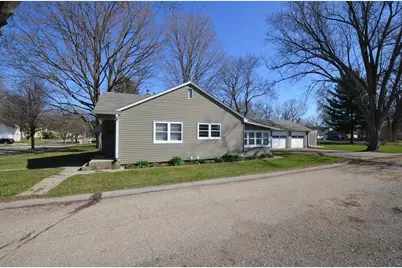 429 S Whiton St, Whitewater, WI 53190 - Photo 4