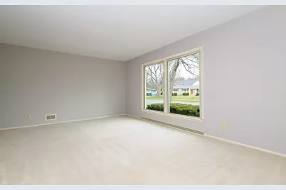 W183N9013  Princeway -, Menomonee Falls, WI 53051 - Photo 8