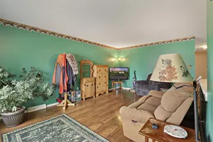 6366 Ambassador Ln, Racine, WI 53402 - Photo 4