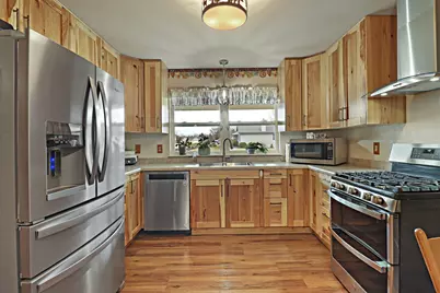 6366  Ambassador Ln, Racine, WI 53402 - Photo 2