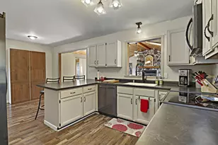 8050 Gina Dr, Racine, WI 53406 - Photo 4