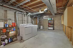 8050 Gina Dr, Racine, WI 53406 - Photo 20