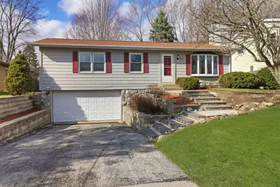 8050  Gina Dr, Racine, WI 53406 - Photo 24