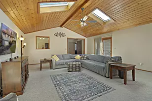 8050 Gina Dr, Racine, WI 53406 - Photo 10