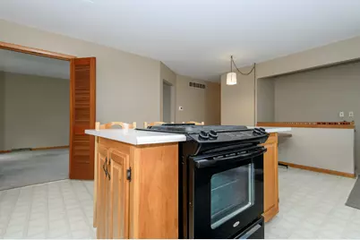 4842 N 104th St, Milwaukee, WI 53225 - Photo 10