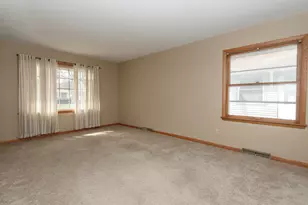 4842 N 104th St, Milwaukee, WI 53225 - Photo 6