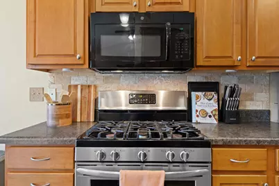 9333  Conifer Ct, Racine, WI 53406 - Photo 6