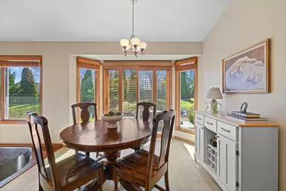 9333  Conifer Ct, Racine, WI 53406 - Photo 8