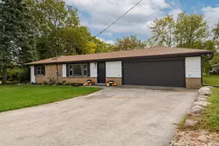 2285 N 166th St, Brookfield, WI 53005 - Photo 2