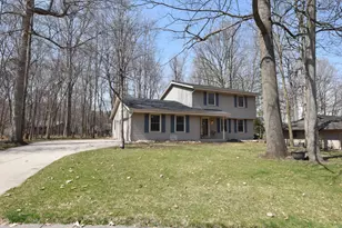 W197N16455 Hawthorne Circle, Jackson, WI 53037 - Photo 4