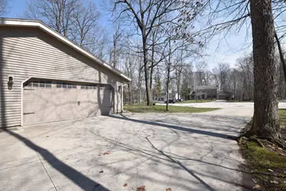 W197N16455  Hawthorne Cir, Jackson, WI 53037 - Photo 14