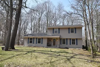 W197N16455  Hawthorn Cir, Jackson, WI 53037 - Photo 1