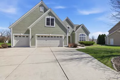 W348N5818  Snapdragon Ct, Oconomowoc, WI 53066 - Photo 2