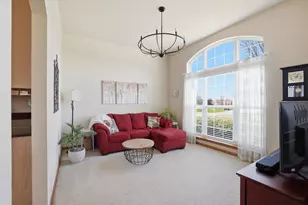 W348N5818 Snapdragon Ct, Oconomowoc, WI 53066 - Photo 14